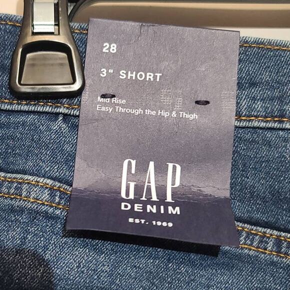 Gap Denim Cut Off Mid Rise 3" Shorts Size 28 NWT - Picture 3 of 5